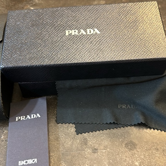 Prada women sunglasses gold and pink in color - Picture 8 of 9